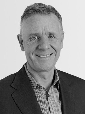 Dr Giles Nelson
